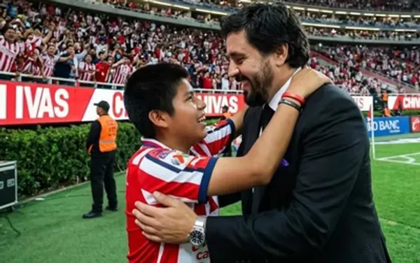 Amaury Vergara mandó una invitación al Estadio Akron a un aficionado que conmovió a todo Chivas