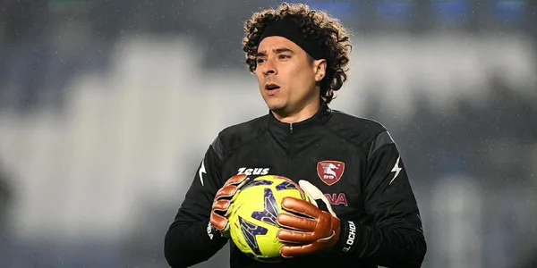 A Guillermo Ochoa le dedicaron una canción en Italia y así reaccionó el portero mexicano