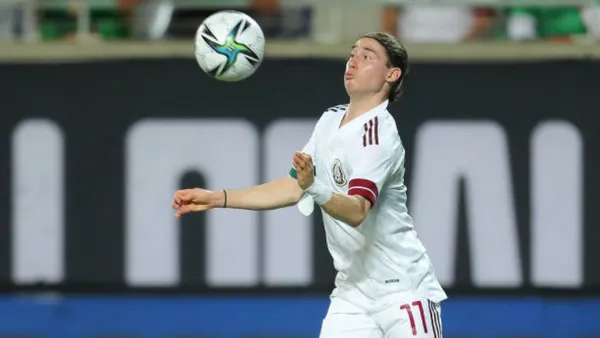 A Marcelo Flores lo tratarán como si fuera Lionel Messi y varios jugadores guatemaltecos le pidieron su camiseta