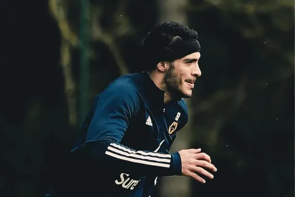 A pesar de no haber jugado desde hace cuatro meses, Raúl Jiménez sorprendió en la práctica del Wolverhampton.