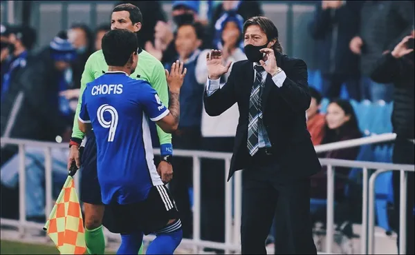 A pesar de ser uno de los elementos que ha sonado para reforzar a Chivas para el siguiente torneo, Eduardo "Chofis" López podría no volver a vestir la playera de las Chivas.