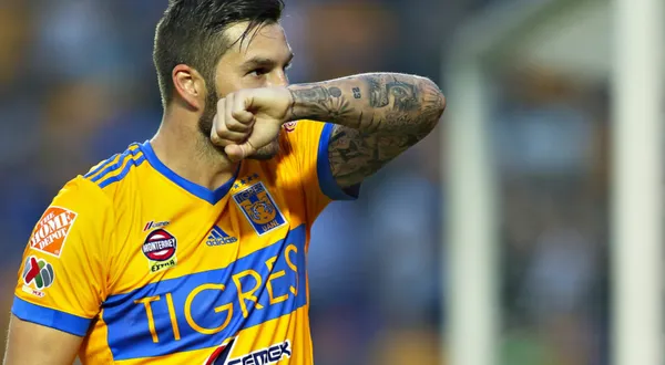 A siete años de su llegada, el delantero francés del Club Tigres consiguió una importante cifra jugando en el Estadio Unversitario.