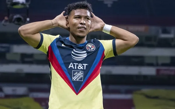 A través de su cuenta de Twitter, Roger Martínez ha recibido malos comentarios, a los cuales les ha respondido con toda calma.