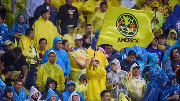Aficionados de América en partido. | Foto: Mex Sport