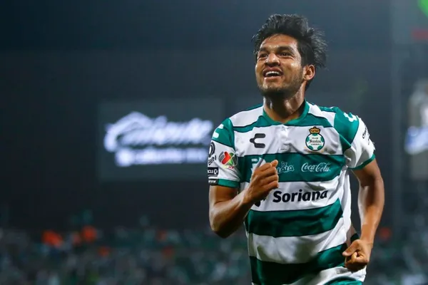 Aguirre necesita hacer lo posible por consolidarse con el equipo de Chivas si quiere llegar con selección