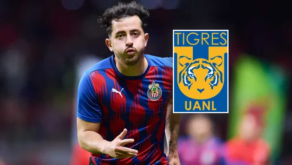 Alan Mozo durante el calentamiento con Chivas (Foto: MEXSPORT)