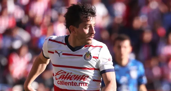 Alan Mozo jugando en el estadio Hidalgo ante el Pachuca / Chivas