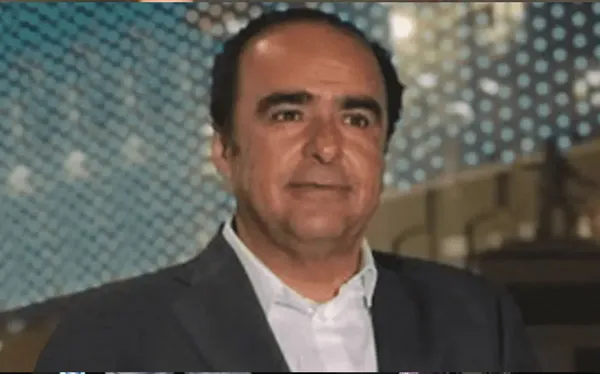 Alan Mozo volvió a demostrar sus grandes problemas defensivos.