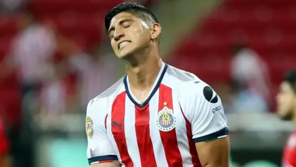 Alan Pulido en Chivas (Foto: MEXSPORT)