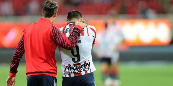 Alan Pulido prefirió el dinero de la MLS y no aceptó la oferta de Chivas, ahora el destino le golpea