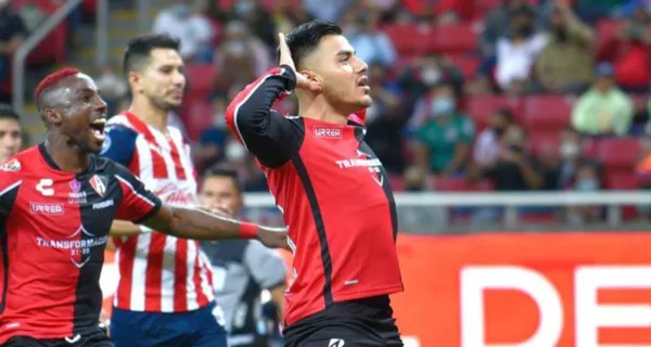 Aldo Rocha festeja gol ante Chivas de Guadalajara (Fuente: Atlas)