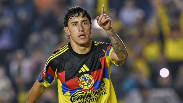 Alejandro Zendejas festejando su gol con el Club América