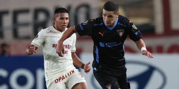 Álex Arce con Liga de Quito durante su visita a Universitario Deportes por la Copa Libertadores
