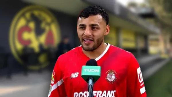 Alexis Vega en Toluca y de fondo Coapa (Foto: MEXSPORT)