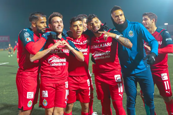 Alexis Vega ha tenido un gra inicio de torneo y podría ir a Europa, pero Chivas ya tendría preparado a su nuevo 10.