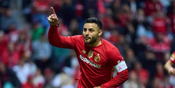 Alexis Vega podría volver a compartir vestidor con un ex de Chivas si Toluca llega a ficharlo