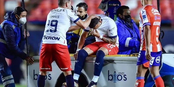 Alexis Vega se lesionó durante el partido del Atlético San Luis y Chivas y se conoce el primer cuadro del jugador