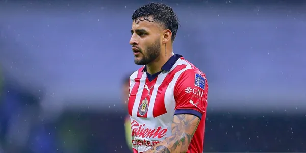 Alexis Vega y lo que hizo otra tras escuchar los abucheos por parte de la afición de Chivas en el estadio Akron