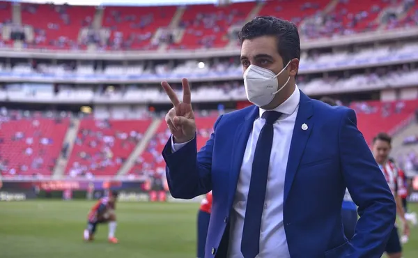 Alguna vez, Michel Leaño presentó a la afición como refuerzo de Chivas, lo que no estaría lejos de suceder de nuevo.