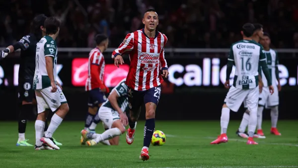 Alvarado en J1 | Foto: @Chivas
