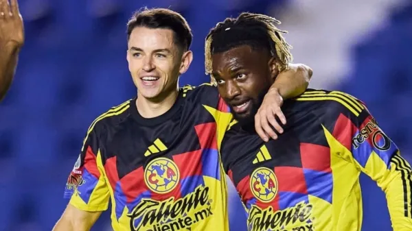 Álvaro Fidalgo junto a Saint-Maximin