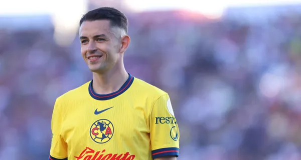 Álvaro Fidalgo salta al campo en partido ante el Atlético San Luis (Fuente: Mexsports)