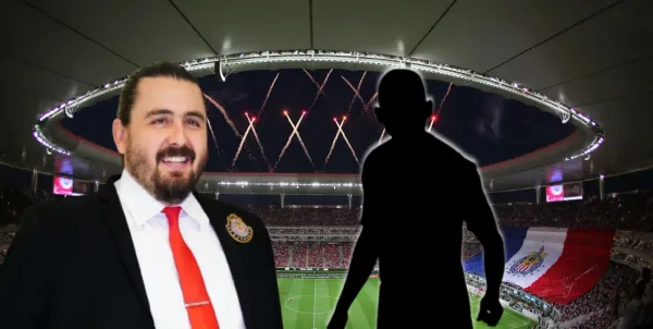 Amaury Vergara junto a jugador incógnito / FOTO MILENIO