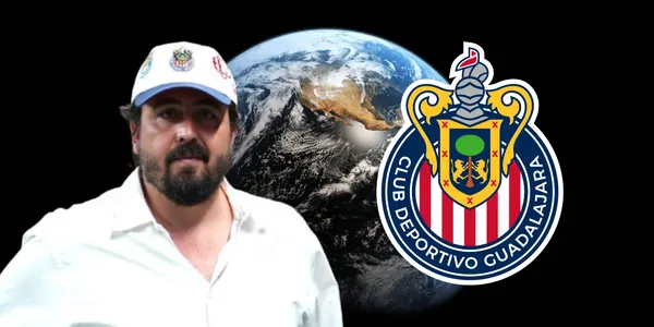 Amaury Vergara junto al escudo de Chivas / FOTO ESPN