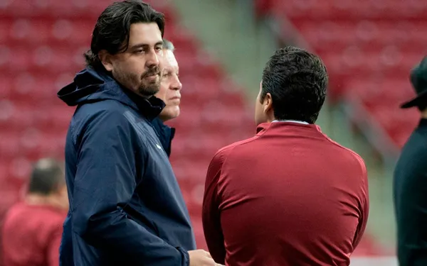 Amaury Vergara ya estaría escuchando ofertas para vender a una de sus figuras.