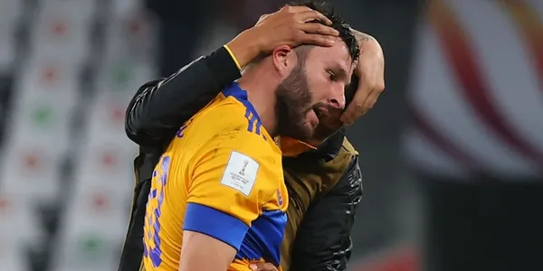 André Ginac celebró por todo lo alto la clasificación de Club Tigres a la final del Mundial de Clubes