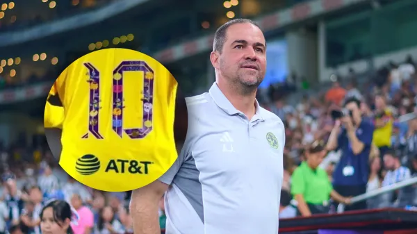 André Jadine dirigiendo al Club América