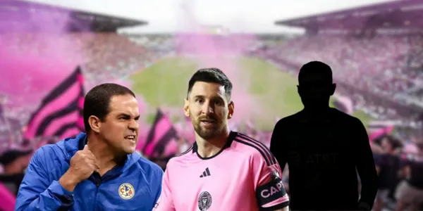 André Jardine durante un partido de Liga MX dirigiendo al América