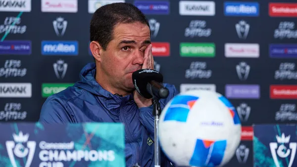André Jardine en conferencia de prensa (Foto: MEXSPORT)