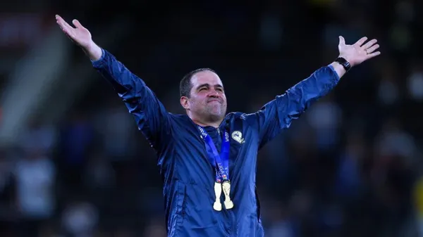 André Jardine festejando con el América