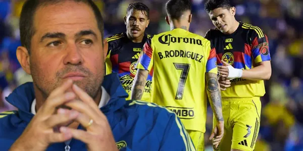 André Jardine junto a futbolistas del América / FOTO GOAL