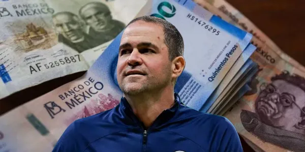 André Jardine y al fondo billetes mexicanos (Foto: GettyImages)