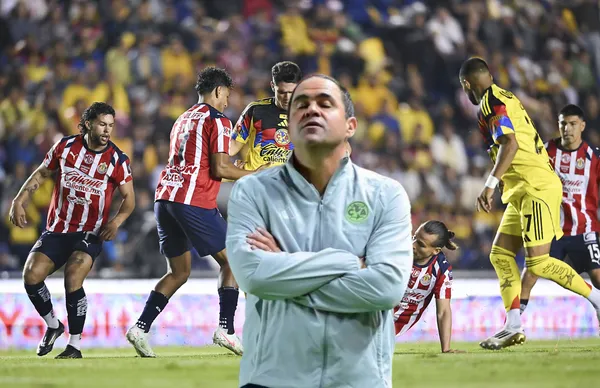 André Jardine y jugadores en partido/ Foto La Afición.