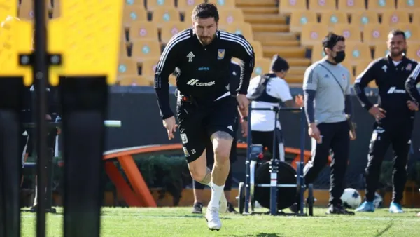 André Pierre Gignac entrenando (Foto: Récord)