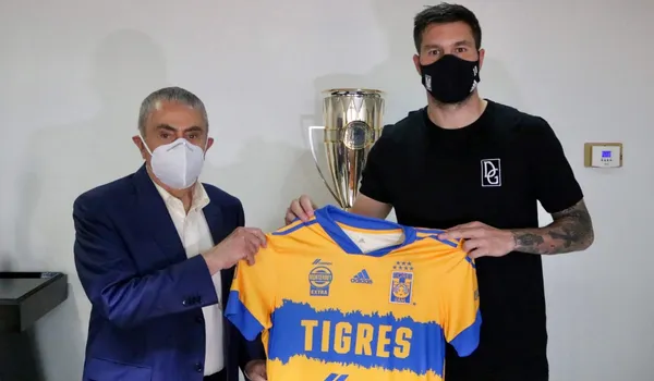 André-Pierre Gignac renovó por tres años con Tigres y pasaría a ganar un millonario salario.