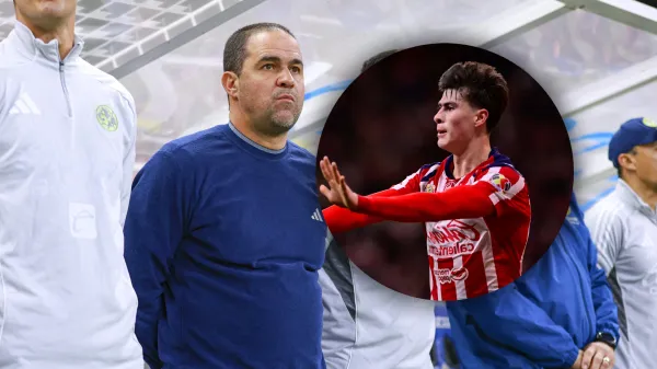 Andrés Jardine en la banca técnica del América y Armando González festejando su gol