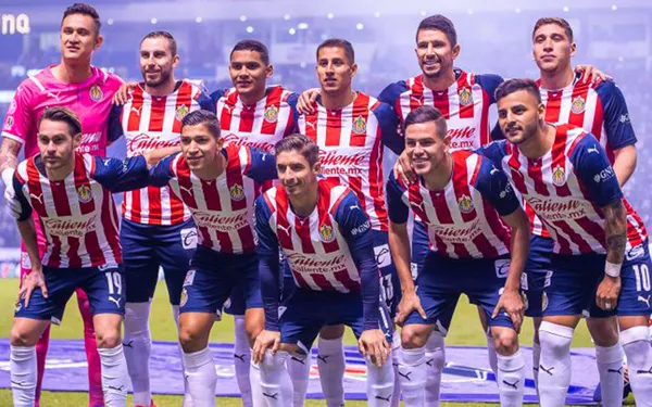 Ángel Zaldívar podría buscar una salida de Chivas en caso de que Eduardo Aguirre llegue a Chivas.