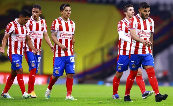 Ante las posibles sanciones, uno de los futbolistas apartados de Chivas podría dejar la Liga MX en el futuro.