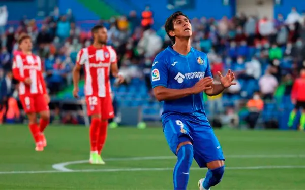 Antes de José Juan Macías, Chivas envió a Bryan Salazar a Europa, pero terminó por volver a México.