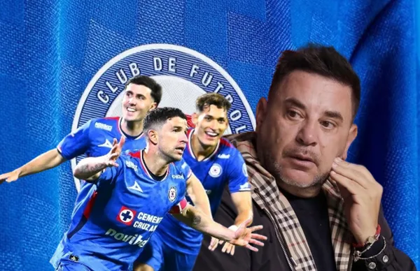 Antonio Mohamed y jugadores de Cruz Azul/ Foto Récord.