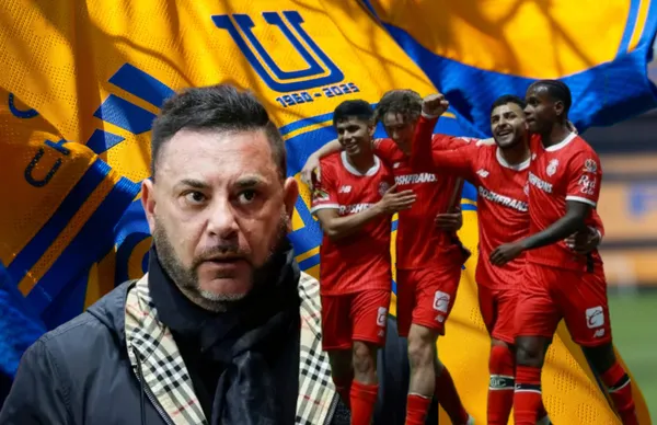 Antonio Mohamed y jugadores de Toluca/ Foto Tigres.