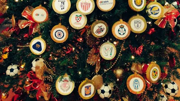 Árbol de Navidad con equipos mexicanos | Foto: @LigaBBVAMX