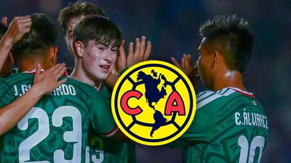 Armando González festejando con el resto de sus compañeros su gol en la selección mexicana