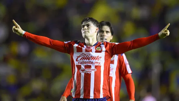 Armando González festejando su gol ante el Club América