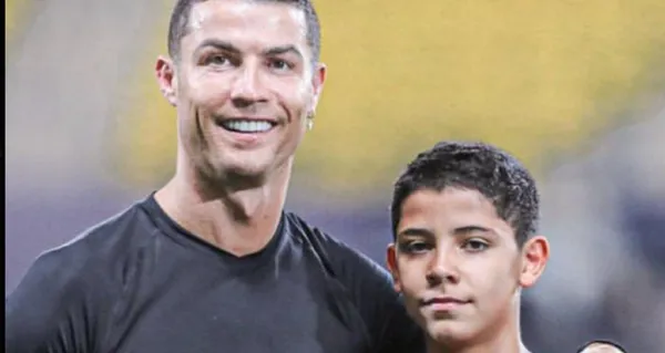 Así juega el jugador Cristiano Ronaldo Jr a los 13 años, luego que firmó contrato con el combinado del Al Nassr.