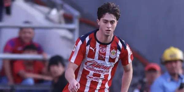Brian Gutiérrez sorprendió con su nuevo dorsal en Chivas